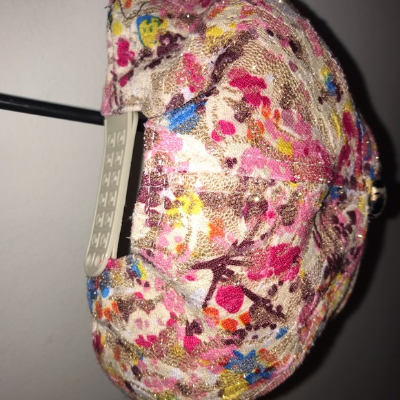 CUTE HAT! - Picture 4 of 6